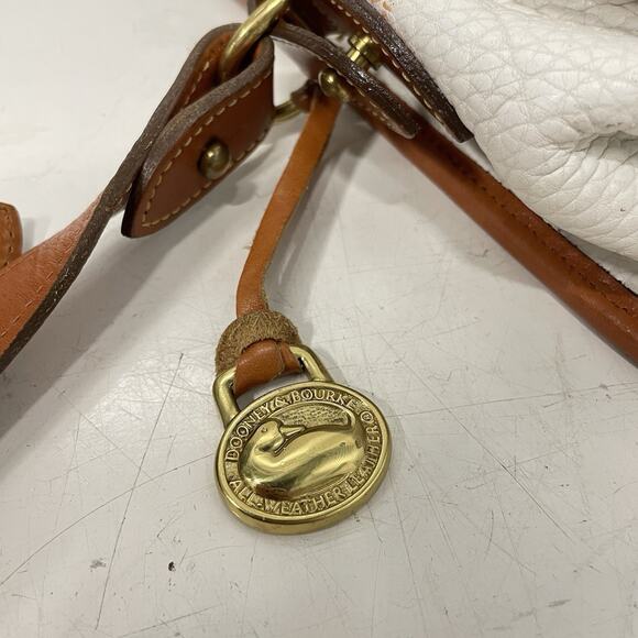 VTG DOONEY & BOURKE White Brown All-Weather Leather Pebble Crossbody Bag 8”x8” - Picture 3 of 12